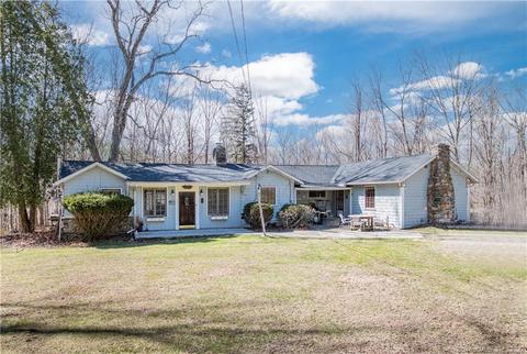 34 Taylor Rd, Bethel, CT 06801