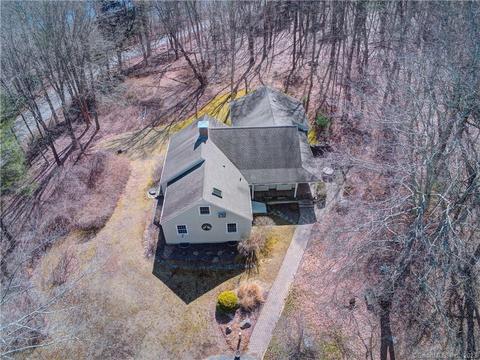 18 Dunham Pond Rd, Mansfield, CT 06268