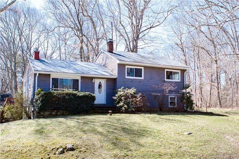 8 Woodland Dr, Clinton, CT 06413