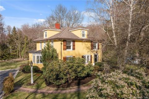 121 Middlesex Rd, Darien, CT 06820