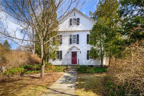 131 Boggs Hill Rd, Newtown, CT 06470