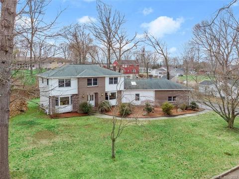 10 Indian Woods Rd, Branford, CT 06405