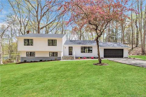 13 Unicorn Ln, Easton, CT 06612