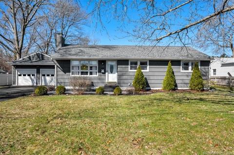 24 Raymond Pl, Cromwell, CT 06416