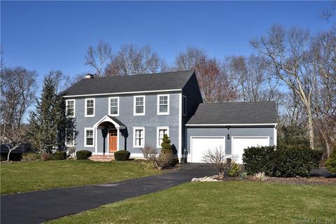 9 Timber Ridge Dr, Stonington, CT 06379