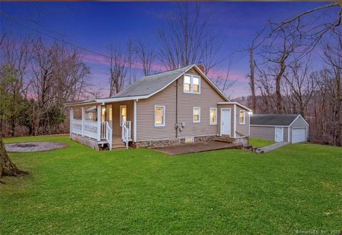 37 Edgecomb Rd, Cheshire, CT 06410