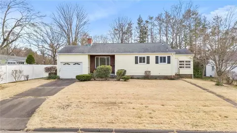 5 Hotchkiss Ter, Ansonia, CT 06401