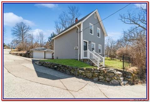 97 Roosevelt Ave, Norwich, CT 06360