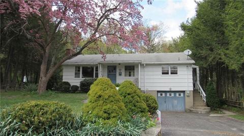 28 Wagon Wheel Ct, Watertown, CT 06779