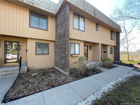 15 Golden Ct #15, Cromwell, CT 06416