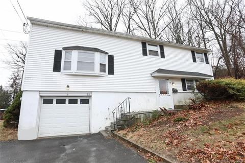 58 Robincrest Dr, Waterbury, CT 06708