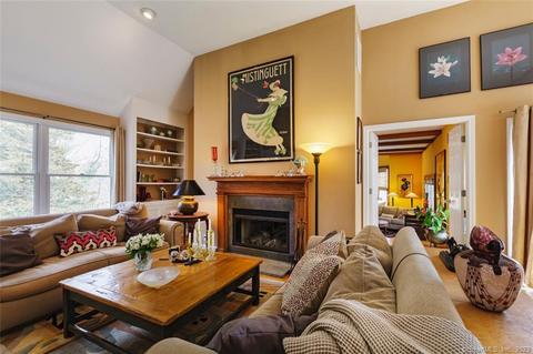 50 Long Hill Farm, Guilford, CT 06437