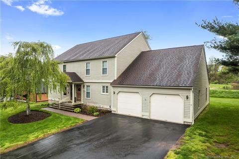 123 Colonial Hill Dr #123, Wallingford, CT 06492