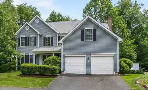 55 Palmer Brg #55, Fairfield, CT 06824
