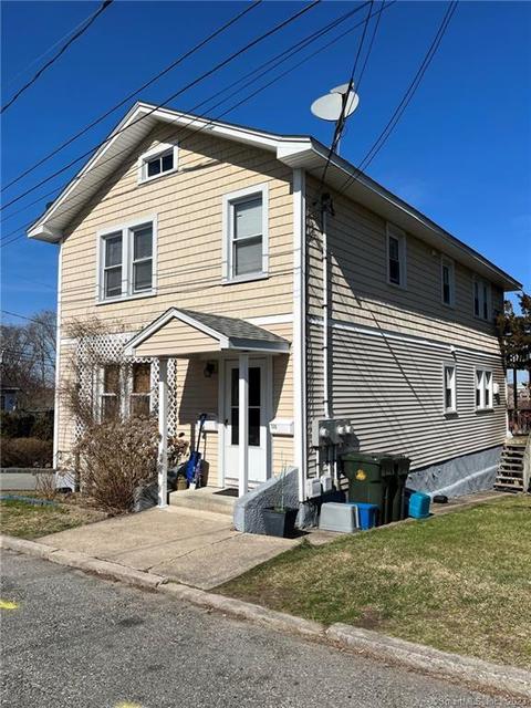 120 Riverview Ave, New London, CT 06320