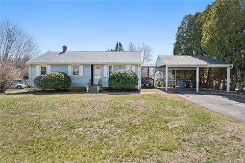 2 Dalewood Dr, Norwich, CT 06360