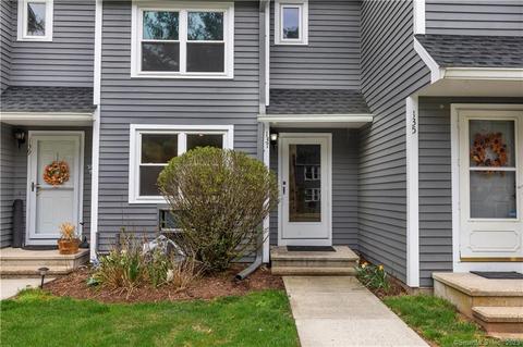 137 Fairway Dr #137, Cheshire, CT 06410