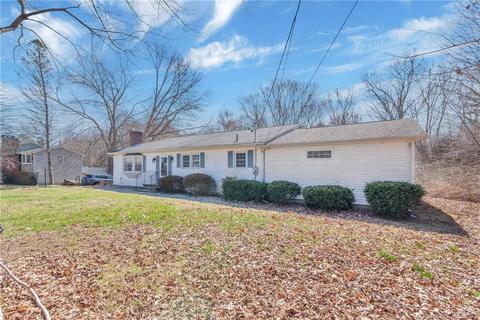 11 Caulkins Rd, Norwich, CT 06360