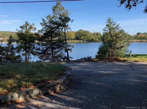 733 River Rd, Groton, CT 06355