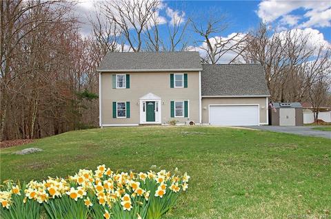 5 Padgett Pl, Waterford, CT 06385