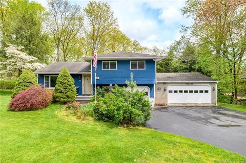 22 Algonquin Rd, Norwalk, CT 06851