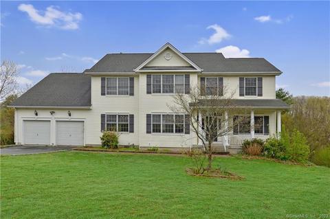 35 Myrtlewood Dr, Milford, CT 06461