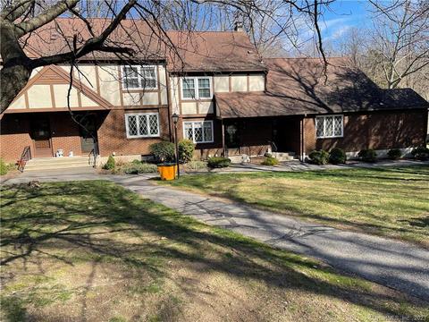 1 Derbyshire #1, Derby, CT 06418