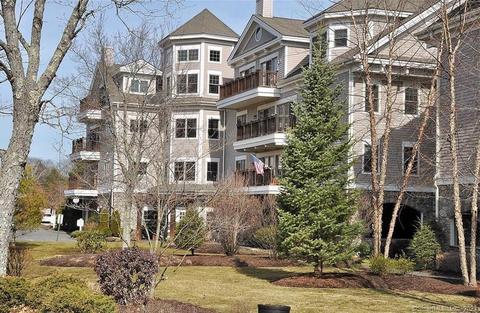 460 Heritage Rd #205, Southbury, CT 06488