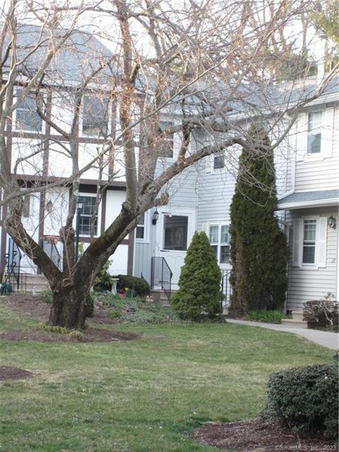 123 E Gate Ln #123, Hamden, CT 06514
