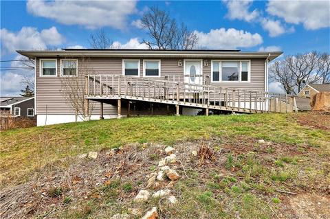 3 Vernon St, East Haven, CT 06512
