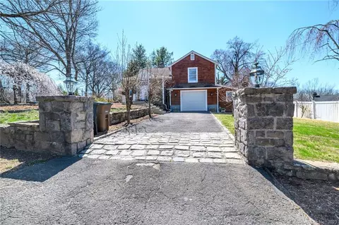 3 Hillview Ln, Stamford, CT 06905