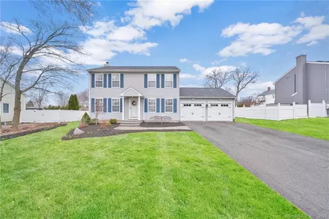 25 Third St, Suffield, CT 06078 photo 1