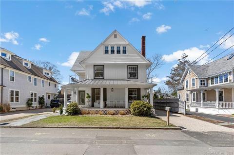 18 Halstead Ln, Branford, CT 06405