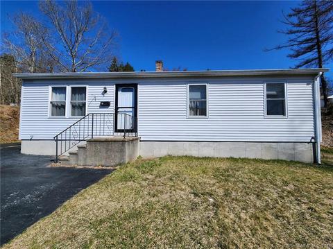 21 Dewey St, Putnam, CT 06260