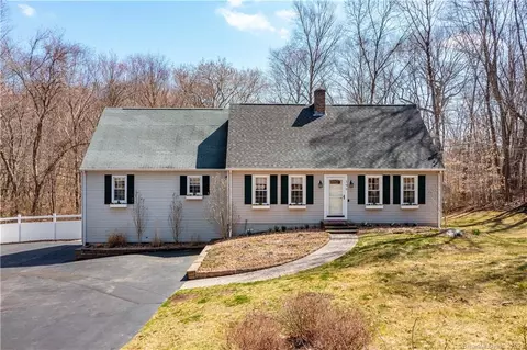 190 Avery Hill Rd, Ledyard, CT 06339