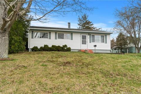9 Indigo St, Groton, CT 06355