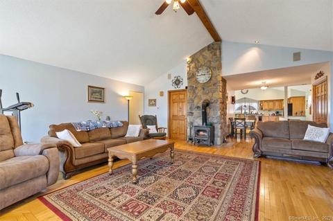 10 Old Mill Rd # R, Waterford, CT 06375