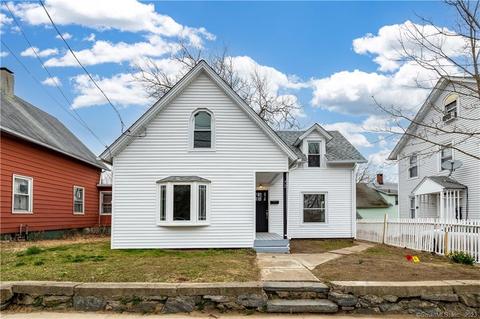 72 Division St, Norwich, CT 06360
