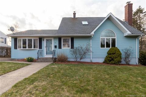 26 Grandview Ave, Watertown, CT 06795