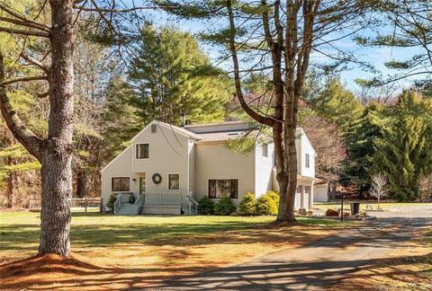 107 High Rock Rd, Newtown, CT 06482