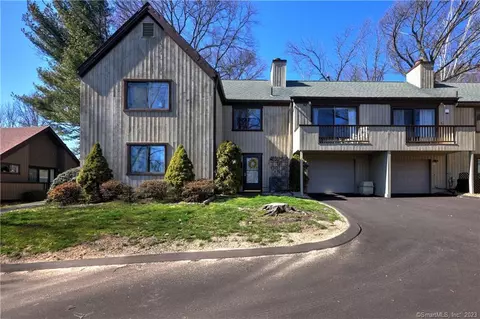 363 Navajo Ln #A, Stratford, CT 06614