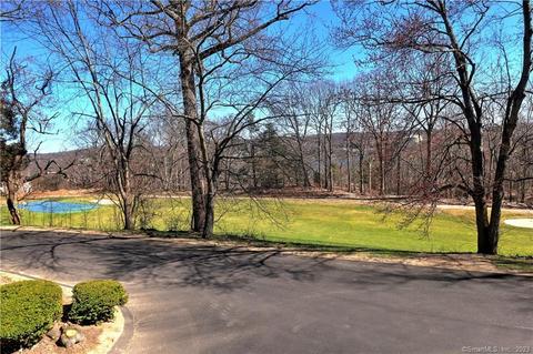 363 Navajo Ln #A, Stratford, CT 06614