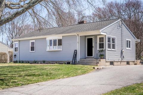 16 Deerfield Rd, Waterford, CT 06385