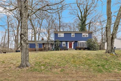 81 Garwood Rd, Trumbull, CT 06611