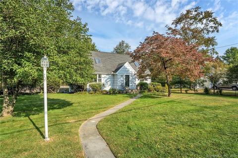 66 Soundview Rd, Ridgefield, CT 06877