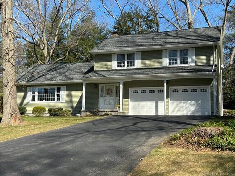 4 Birchwood Dr, Killingly, CT 06241