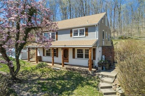 50 Mountain View Ter, Northford, CT 06472