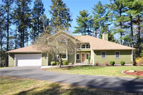 102 Farms Village Rd, Simsbury, CT 06070