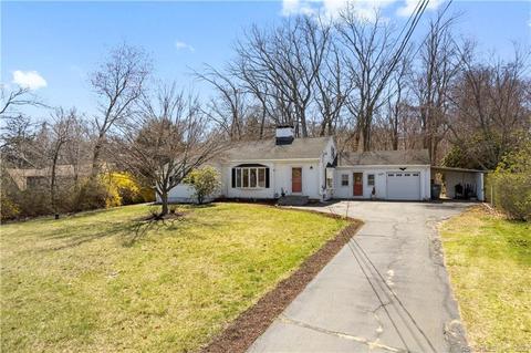 24 Fans Rock Rd, Hamden, CT 06518