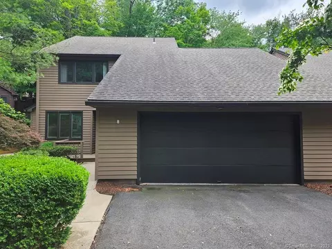 8 Ironwood Rd #8, West Hartford, CT 06117